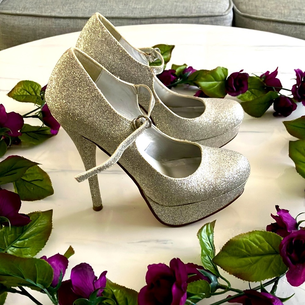 Size 7 silver sparkling high heels
